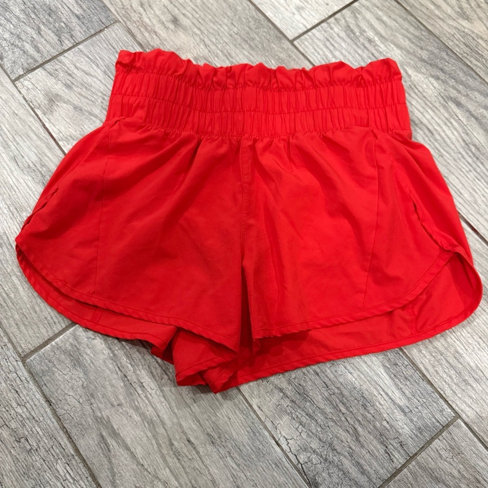 Avia Women’s Size S 4-6 Running Short‎ With Brief Pockets Moisture Wicking Red